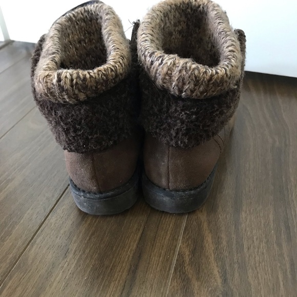 Brown boots - Picture 3 of 5